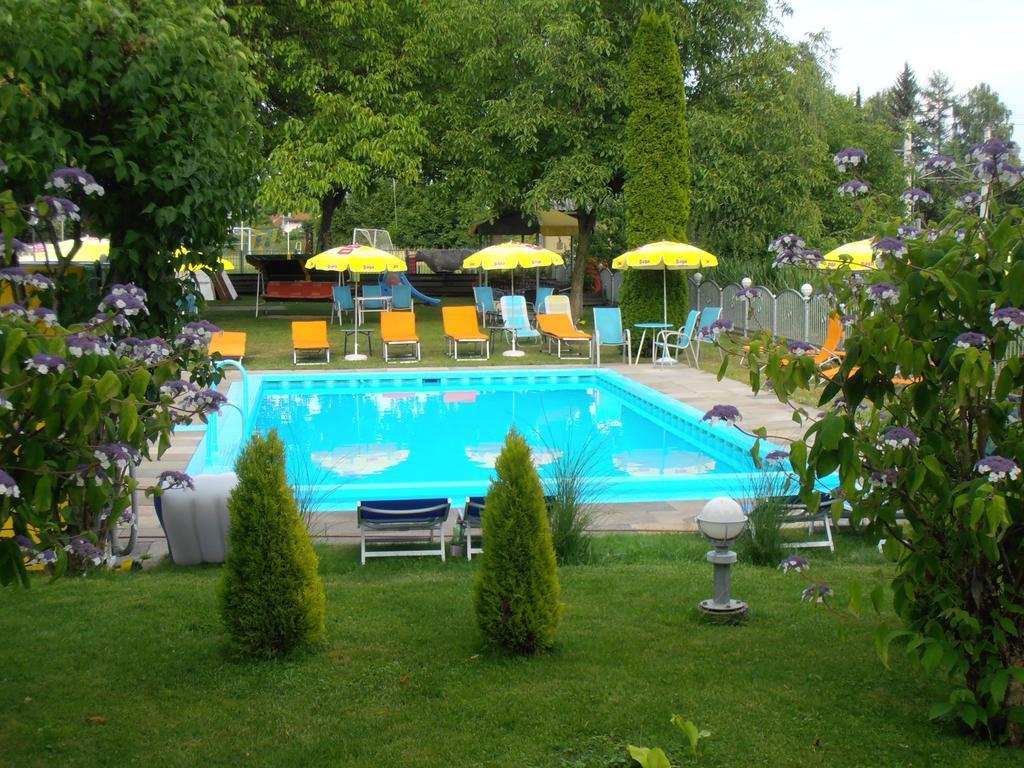 Ferienanlage Seehof Krumpendorf Екстер'єр фото